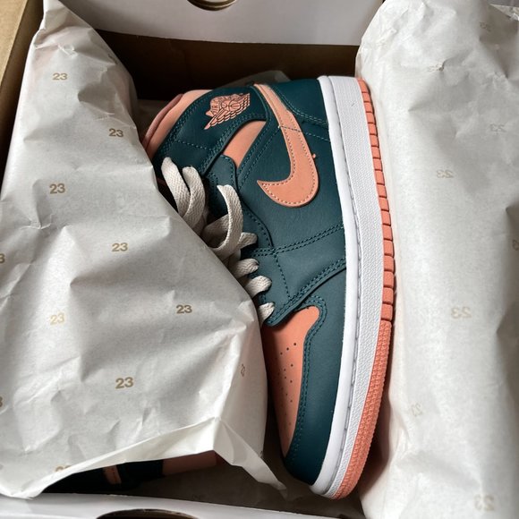 SOLD! WMNS AIR JORDAN 1 MID 100% Authentic Brand New in Box! - Picture 3 of 10